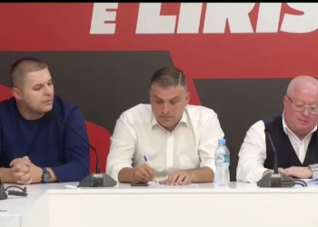 Po drejtonte makinën ku ishte kreu i PL, shoferi: Meta u tmerrua, mendoi se po e rrëmbenin!