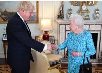 Boris Johnson thyen protokollin mbretëror, zbulon sekretin e mbretëreshës Elizabeth II