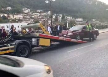 Aksident i rëndë në Berat, përplasen 3 makina! Raportohet për të plagosur