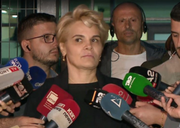 Kryemadhi ia “nxjerr inatin” Gjokutajt: Nuk je avokat serioz! Duhet të kërkoje “Arrest me burg” për mua