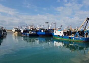 Moti i keq prek dhe Durrësin, pezullohet aktiviteti i flotës së peshkimit për 48 orët e ardhshme