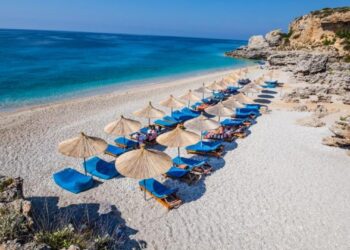 “El Tiempo”: Shqipëria, destinacioni turistik me plazhe ëndrrash, male dhe arkeologji
