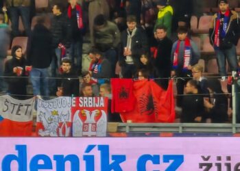 FSHF reagon pas ngjarjeve në ndeshjen me Çekinë: Koret raciste dhe përdhosja e flamurit shqiptar, të patolerueshme