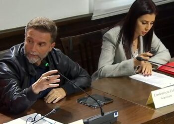 Debate tek “Ekonomia” / Kreu i KLSH përplaset me Braçen, deputeti: S’guxojmë të flasim se do kthehemi në tabelë qitjeje