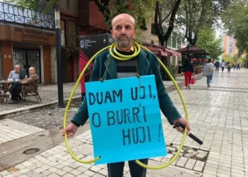 Berisha nuk kursen as “protestuesin e vetmuar”: Ai është patronazhist, e urdhëron Edi Rama