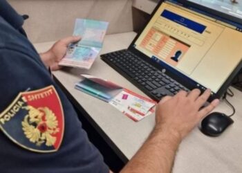 Paraqiti pasaportë sllovene të falsifikuar, arrestohet në Rinas i riu nga Kosova