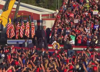 Trump kthehet në vendin ku për pak humbi jetën: Nuk do të kemi një Luftë të Tretë Botërore, do t’i jap fund kaosit