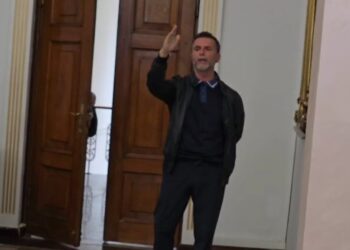 VIDEO / “Ec ore dreq”, momenti kur Braçe debaton me anëtarët e komisionit hetimor