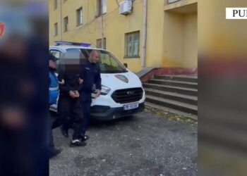 Përndoqi të miturën, arrestohet 47-vjeçari në Pukë