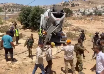 Dhjetëra betoniere mes tankeve në Libanin jugor, Izraeli do përmbytë me beton tunelet e Hezbollaut