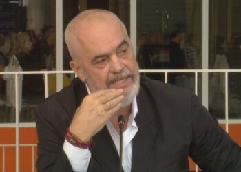 “Uljani rrogat deputetëve dhe jepjani pensionistëve”, Rama: Ja pse nuk mund të bëhet kjo gjë
