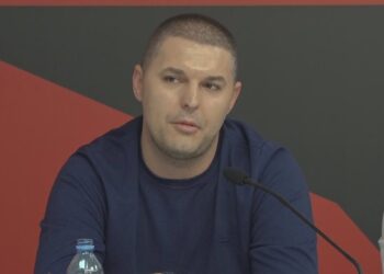 “Metën donin ta vrisnin sot, por shpëtoi”, dëshmitari i arrestimit: Policët janë njerëz të poshtër!