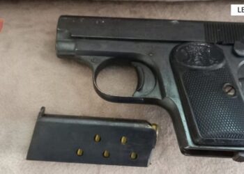 E arrestojnë se dhunonte gruan, policia i gjen edhe armë 37-vjeçarit në Lezhë