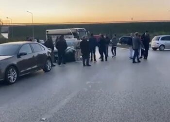 Policia paralajmëron protestuesit: Lironi rrugën, veprimet tuaja janë të dënueshme!