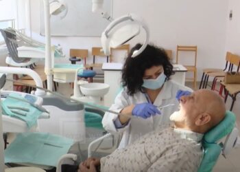 Pensionistët, falas te dentisti, klinika Stomatologjike Universitare shërbim dhe të shtunën