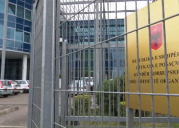 Akuzohet për shkelje të barazisë në tendera, arrestohet 41-vjeçari i shpallur në kërkim