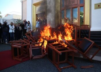 PS kërkon përjashtim të 24 deputetëve të opozitës, nesër vendos “Etika” e Kuvendit