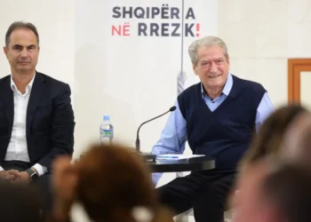 MESAZHI / Një monument servilizmi, Boçi uron Berishën për ditëlindjen!