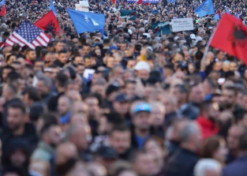 Bllokim aksesh, përplasje me policinë, apo…/ Çfarë pritet nesër në protestën e opozitës