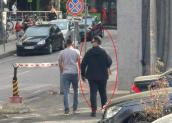 Meta në burg, djali i tij merr CD-të e seancës gjyqësore. Çfarë përmbajnë ato?
