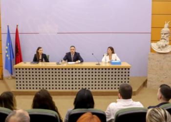 Freskida Halilaj merr drejtimin e “IdentiTek”, ministri Hoxha: Do të çojë përpara projektet e nisura