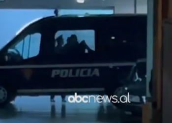 VIDEO/ GJJKO e la në burg, momenti kur Ilir Meta transferohet drejt burgut 313