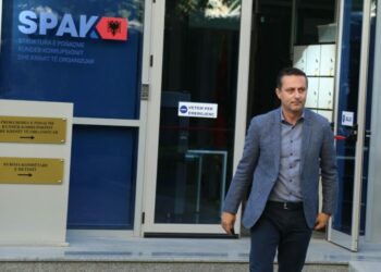 Ish-drejtori i Përgjithshëm i Tatimeve, Ceno Klosi merret në pyetje nga SPAK