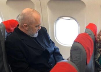 Rama niset drejt New York për takimin me shqiptarët e SHBA, detaje nga organizimi dhe pjesëmarrja