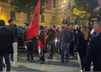 “Iku koha kur shteti vriste njerëz për të mbajtur pushtetin”/ Meçe: Protesta e Berishës, mbështetje minimaliste ndaj kreut të PD