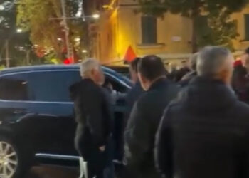 “Iku koha kur shteti vriste njerëz për të mbajtur pushtetin”/ Meçe: Protesta e Berishës, mbështetje minimaliste ndaj kreut të PD