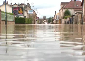 Reshje të dendura dhe përmbytje në Francë dhe Belgjikë, shënohet një viktimë