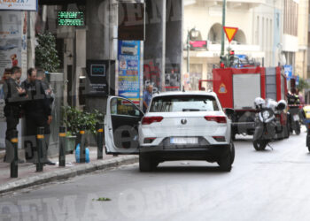 Emrat/ Zbardhen detajet! Si u kap çifti shqiptar me municion luftarak dhe eksploziv në qendër të Athinës, çfarë i tradhtoi?!