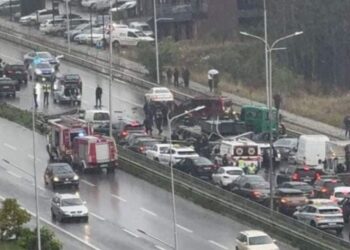 Aksident i rëndë në kryeqytetin shqiptar, përplasen 12 makina