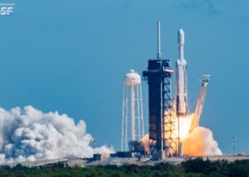 Anija kozmike niset për të zbuluar jetë në hënën e Jupiterit!