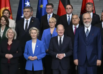 Dy marrëveshje në samitin e Berlinit, por pa mikpritës! Analiza e DW: Dialogu Kosovë-Serbi mbetet sfidë