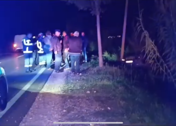 Makina aksidentohet në aksin Lushnje- Rrogozhinë dhe përfundon në kanal, si ndikoi gjithë zonën kjo ngjarje?!