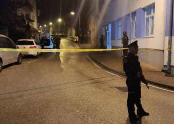 Ngjarje e rëndë! Vritet me thikë polici në komisariat dhe plagoset rëndë një tjetër