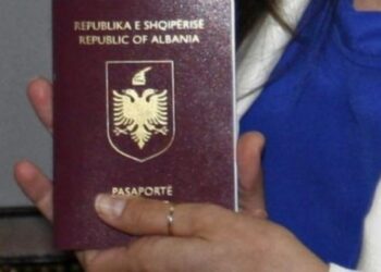 Lajm i mirë për shqiptarët që jetojnë jashtë vendit, Ministria e Brendshme lehtëson procedurat për letërnjoftim elektronik dhe Pasaportë