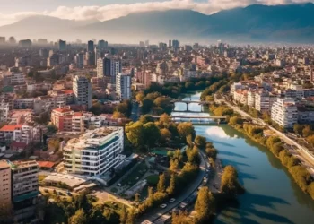 “CN Traveler” shkruan për kryeqytetin: Tirana mes qyteteve evropiane perfekte për një ”arratisje” treditore