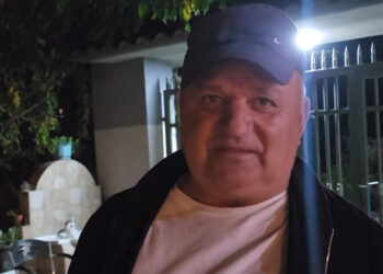 “Harruam mbesën brenda, dolëm me vrap nga frika”, banorët rrëfejnë momentet e tërmetit në Fier: Ishte goditje e fortë