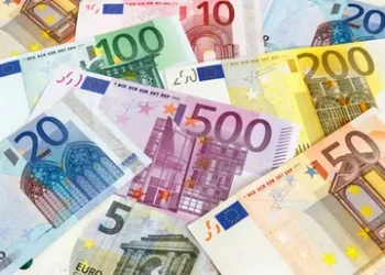 Kriza e euros, po këmbehet me 98 lekë! BSH deri në fund të vitit do të blejë 330 mln €: Më e rëndë situata nëse s’do ndërhynim