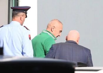 DETAJE / Meta, një orë në qeli me avokatin! Kreu i PL del nesër para GJKKO, sot takim me familjarët