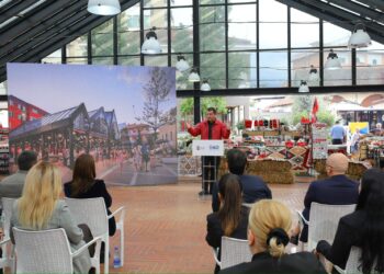 Veliaj prezanton projektin për sheshin “Avni Rustemi” dhe parkingun te Pazari i Ri: Qytetarët janë ndërgjegjësuar, ka mbetur vetëm grup i vogël shëtitës që dhunojnë”
