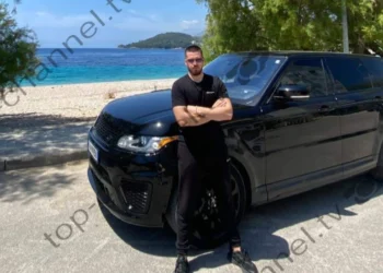 Humbi jetën pas aksidentit në Lushnje-Berat, kush është i riu që u bllokua në autobotin e përmbysur