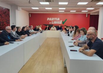 Prej orësh pas hekurave, Partia e Lirisë nuk heq dorë nga Meta: Na drejton sërish ai! Pavarësisht gjendjes juridike…