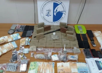 Greqi, shkatërrohet grupi i heroinës që drejtohej nga shqiptari, arrestohet bashkë me 8 grekë