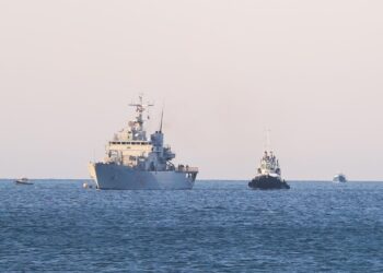 Mbërrijnë emigrantët e parë në Shëngjin, nis zbatimi i marrëveshjes Rama-Meloni