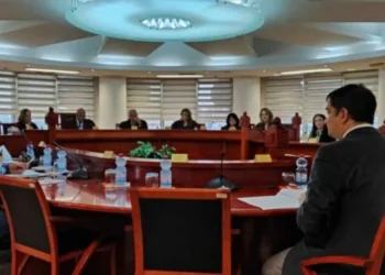 Maqedoni e Veriut/ VMRO ua vuri kusht partive shqiptare para zgjedhjeve, Gjykata Kushtetuese shfuqizon “Balancuesin” e punësimeve! Pasojat