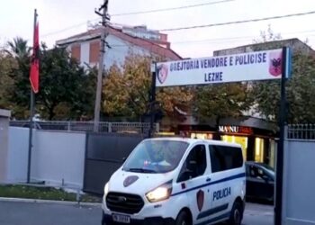 Vjedhja e supermarketit në Lezhë, policia prangos 2 shtetas, roje të objektit