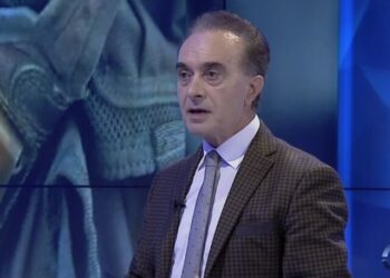 Baçi e ka ndarë mendjen: Polici më pa në sy, nxori armën dhe ma vuri në ballë si “cowboy”!